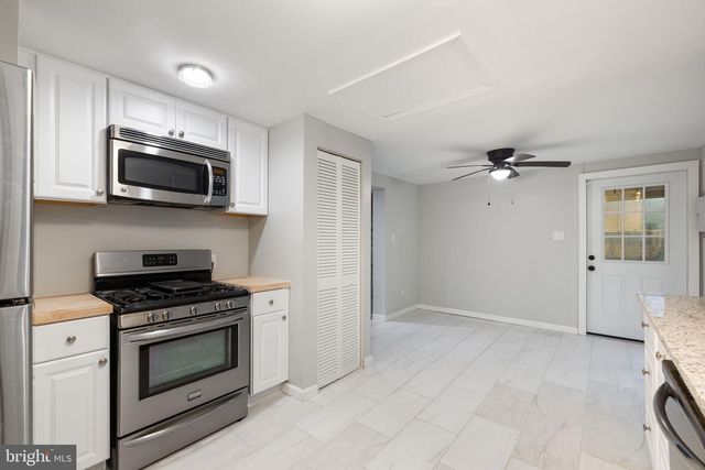 247 MARSDEN HEIGHTS RD, Linden, VA 22642