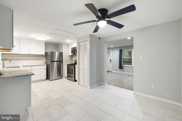 247 MARSDEN HEIGHTS RD, Linden, VA 22642