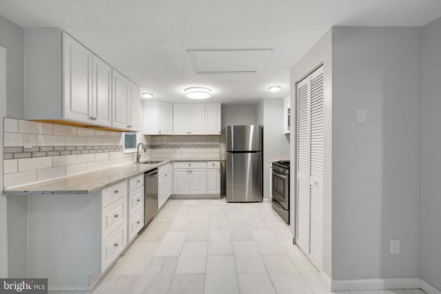 247 MARSDEN HEIGHTS RD, Linden, VA 22642