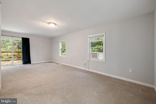 247 MARSDEN HEIGHTS RD, Linden, VA 22642