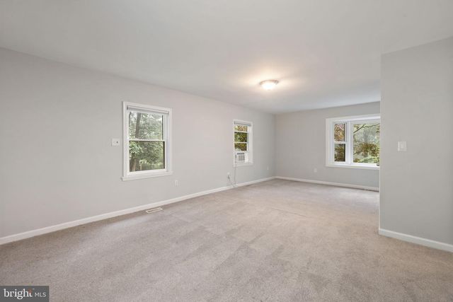 247 MARSDEN HEIGHTS RD, Linden, VA 22642