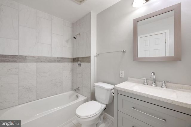 247 MARSDEN HEIGHTS RD, Linden, VA 22642