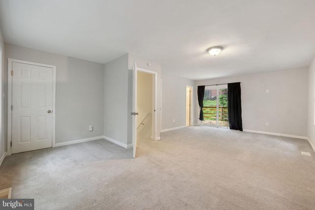 247 MARSDEN HEIGHTS RD, Linden, VA 22642