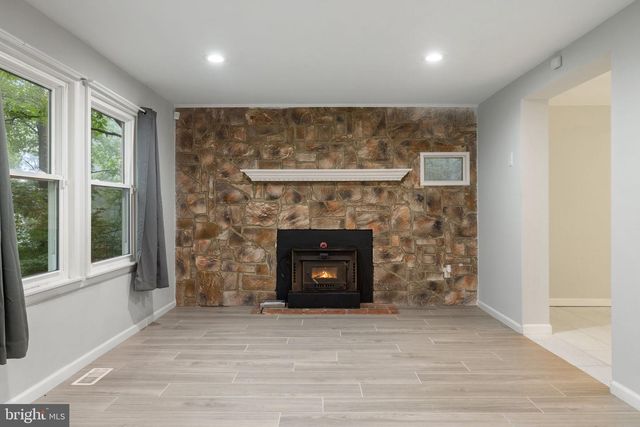 247 MARSDEN HEIGHTS RD, Linden, VA 22642