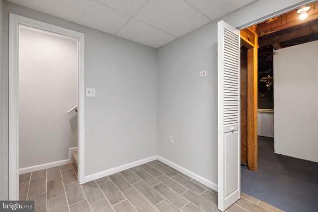 247 MARSDEN HEIGHTS RD, Linden, VA 22642