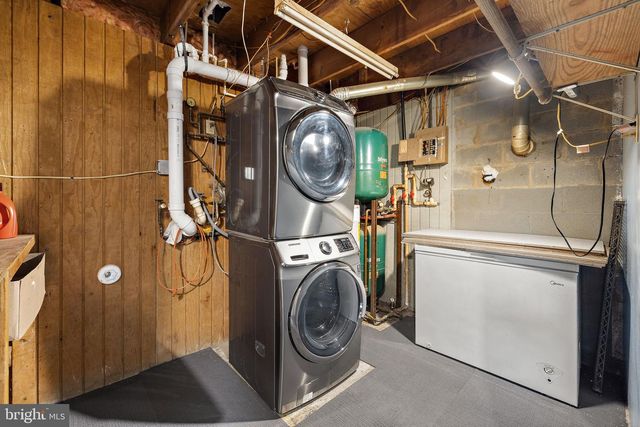 247 MARSDEN HEIGHTS RD, Linden, VA 22642