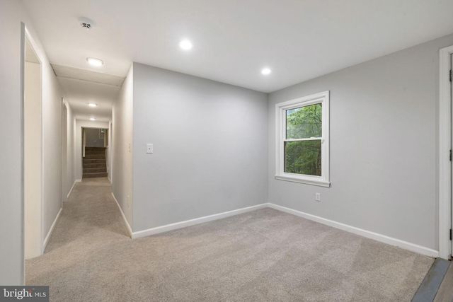 247 MARSDEN HEIGHTS RD, Linden, VA 22642