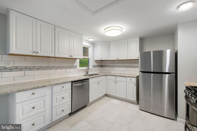 247 MARSDEN HEIGHTS RD, Linden, VA 22642