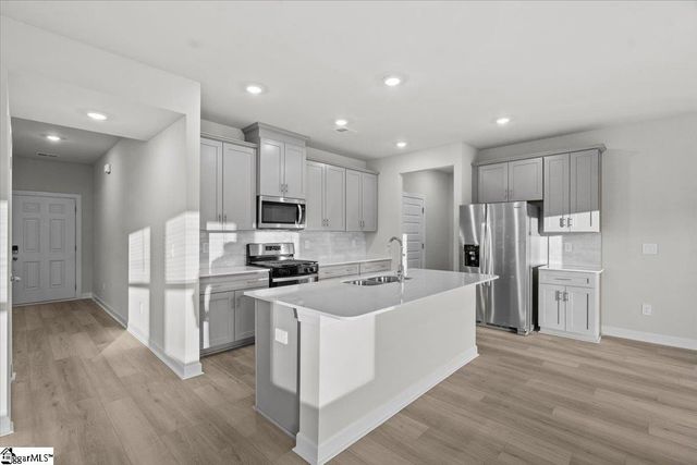 581 Cozy Bluff Road, Spartanburg, SC 29301