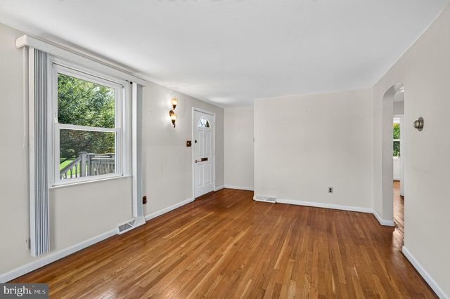 5 DEVON RD, Wilmington, DE 19809