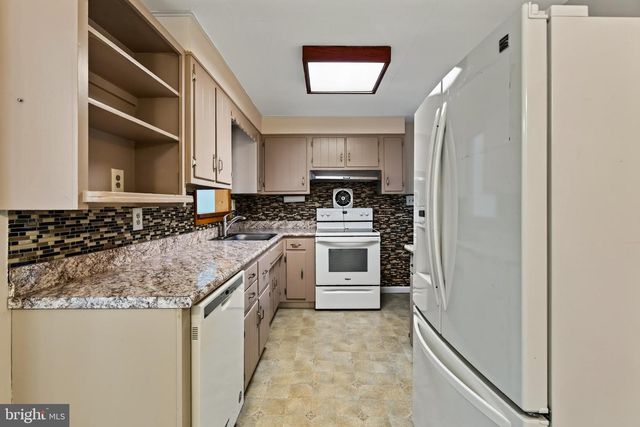5 DEVON RD, Wilmington, DE 19809