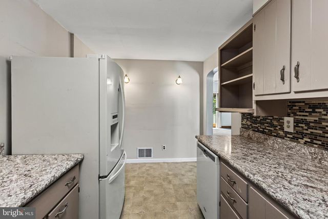 5 DEVON RD, Wilmington, DE 19809