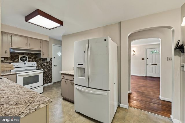 5 DEVON RD, Wilmington, DE 19809