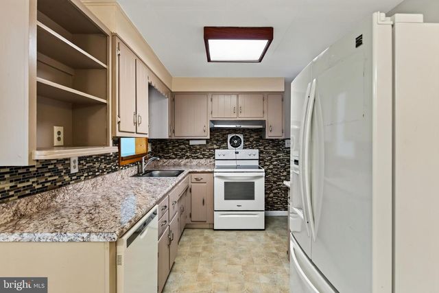 5 DEVON RD, Wilmington, DE 19809