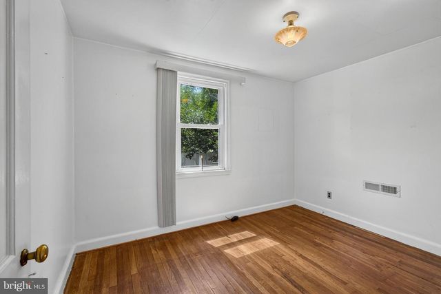 5 DEVON RD, Wilmington, DE 19809