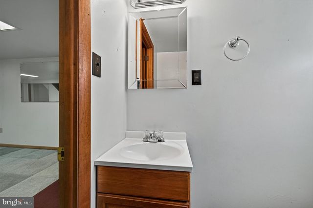 5 DEVON RD, Wilmington, DE 19809