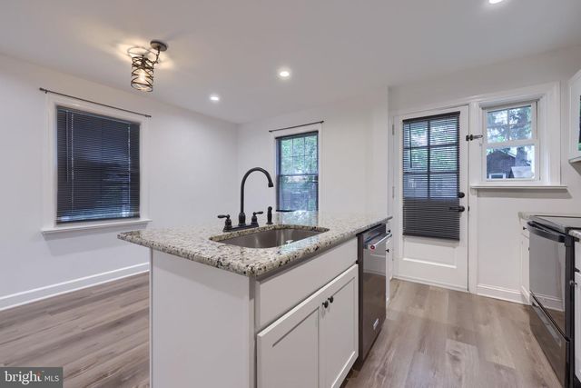 1003 MAPLE AVE, Lancaster, PA 17603