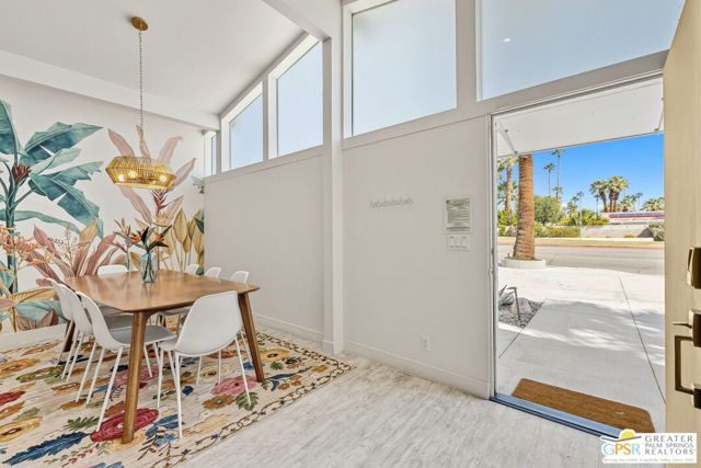 547 N Sunrise Way, Palm Springs, CA 92262