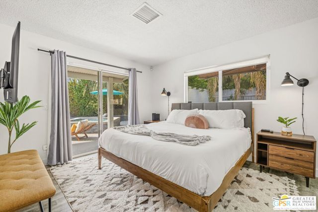 547 N Sunrise Way, Palm Springs, CA 92262
