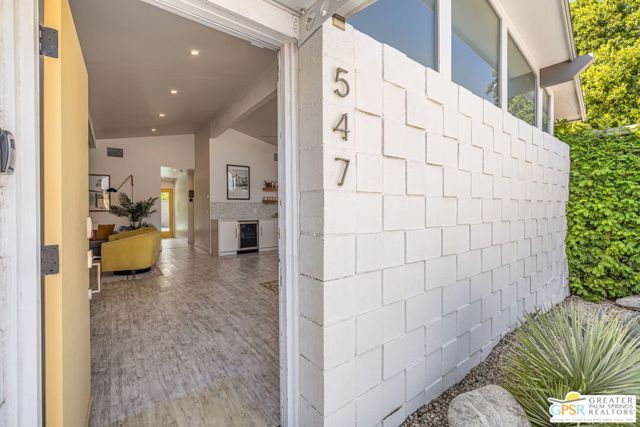 547 N Sunrise Way, Palm Springs, CA 92262