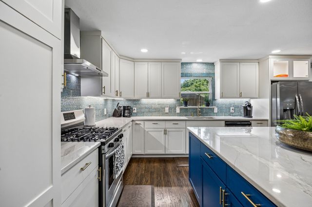 3039 Sharpview Lane, Dallas, TX 75228
