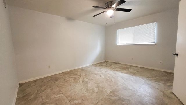 902 Spring Valley Plaza, Richardson, TX 75080