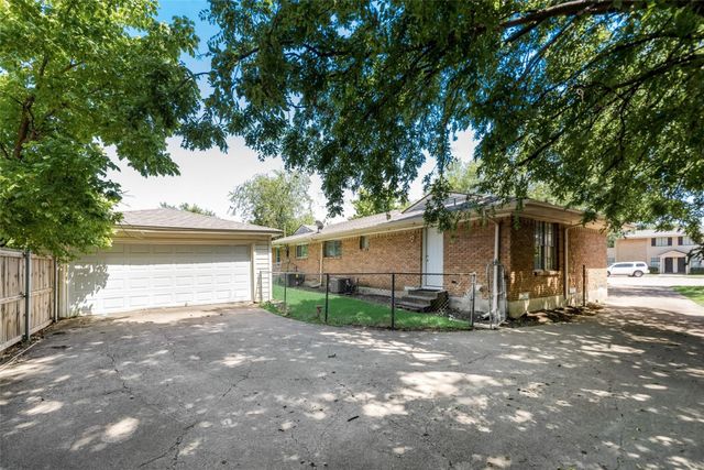 902 Spring Valley Plaza, Richardson, TX 75080
