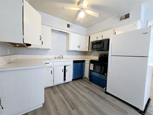 902 Spring Valley Plaza, Richardson, TX 75080