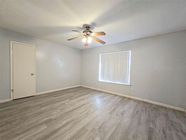 902 Spring Valley Plaza, Richardson, TX 75080