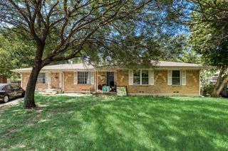 902 Spring Valley Plaza, Richardson, TX 75080