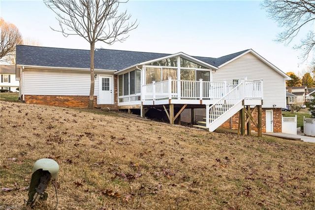 1220 Reynolds Forest Drive, Winston-salem, NC 27107