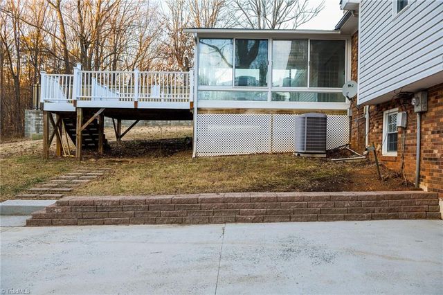 1220 Reynolds Forest Drive, Winston-salem, NC 27107