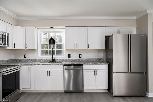 1220 Reynolds Forest Drive, Winston-salem, NC 27107