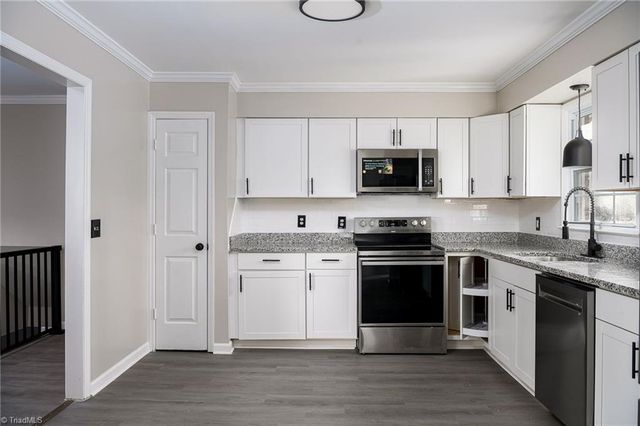 1220 Reynolds Forest Drive, Winston-salem, NC 27107