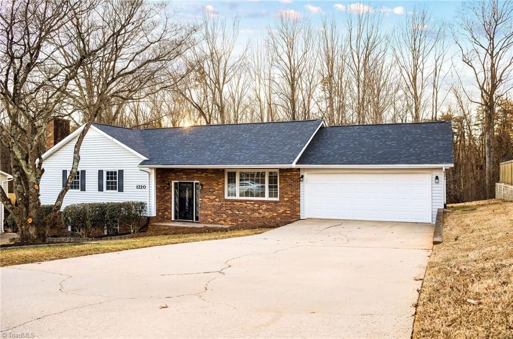 1220 Reynolds Forest Drive, Winston-salem, NC 27107
