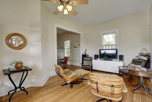 221 N Johnson Ave, San Marcos, TX 78666