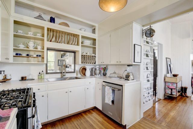 221 N Johnson Ave, San Marcos, TX 78666