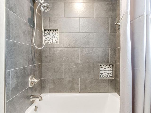 17107 Sunny Hollow Road, Edmond, OK 73012