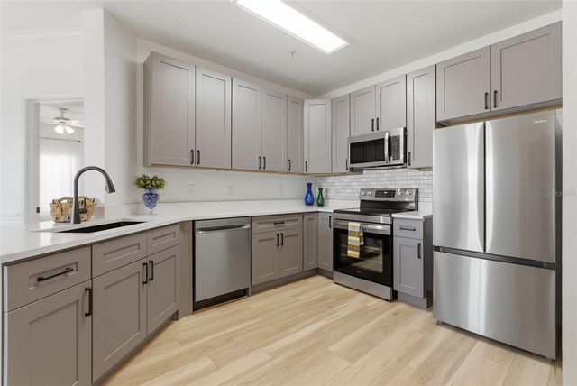 4323 BAYSIDE VILLAGE DRIVE 312, Tampa, FL 33615