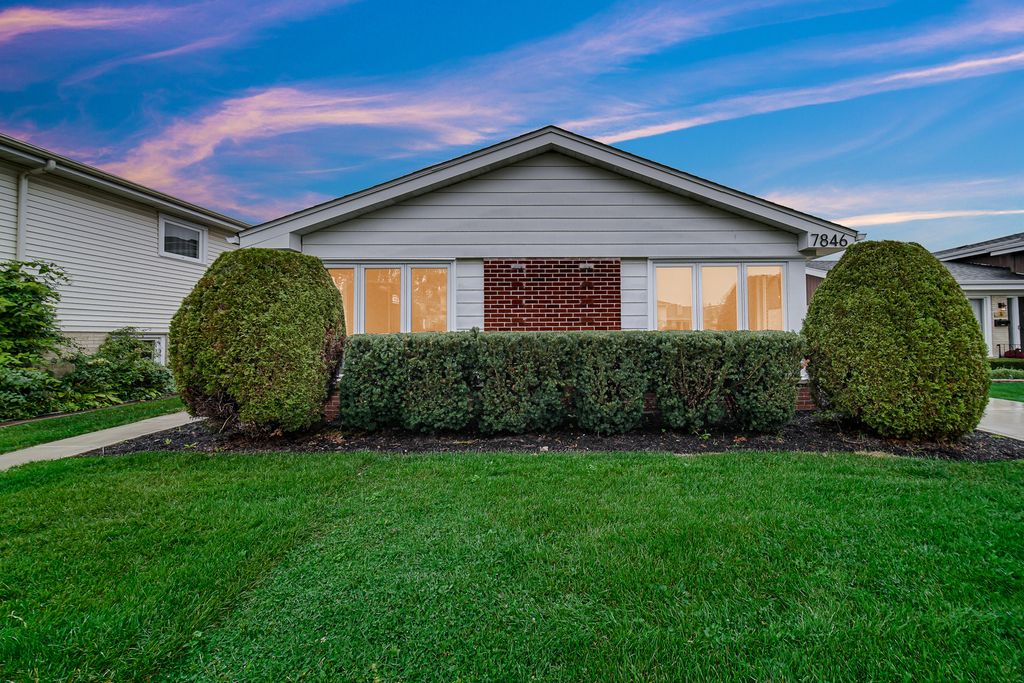 7846 Maple Street, Morton Grove, IL 60053 — exterior