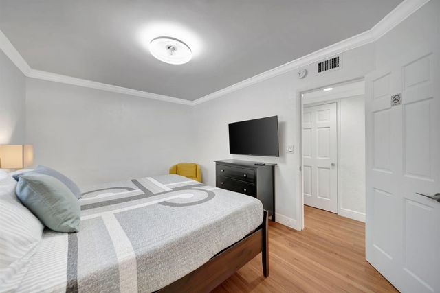 2724 NE 14th Street 6, Fort Lauderdale, FL 33304
