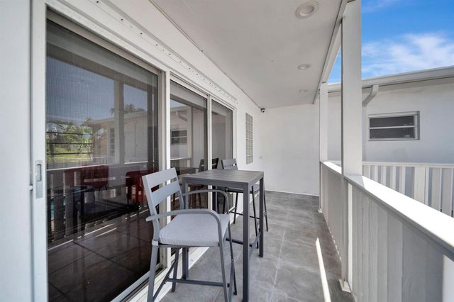 2724 NE 14th Street 6, Fort Lauderdale, FL 33304