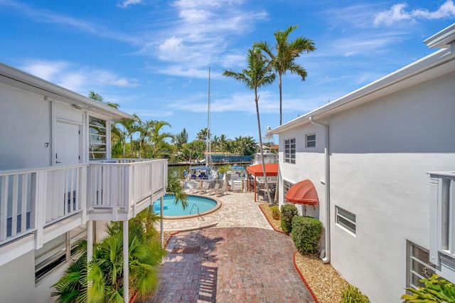 2724 NE 14th Street 6, Fort Lauderdale, FL 33304