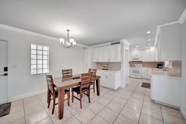 2724 NE 14th Street 6, Fort Lauderdale, FL 33304