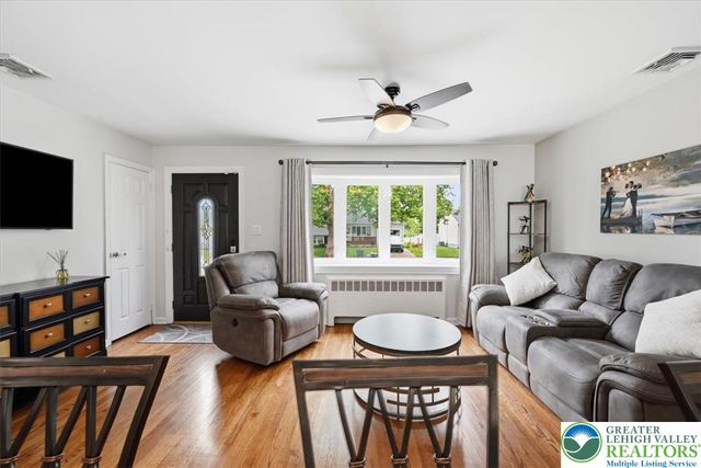 1928 Woodbury Road, Bethlehem City, PA 18017
