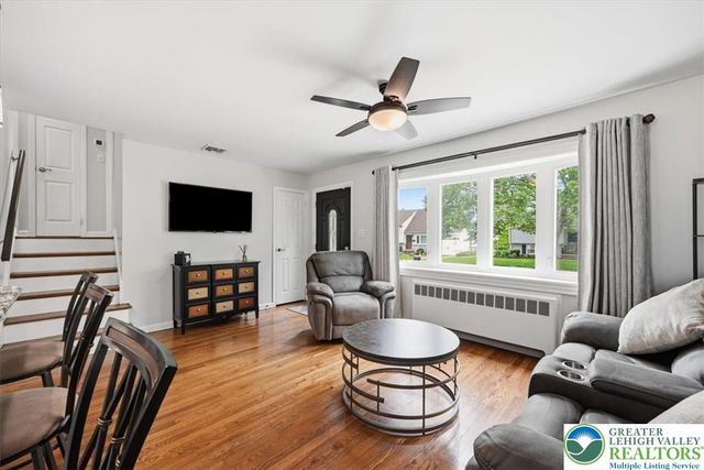 1928 Woodbury Road, Bethlehem City, PA 18017