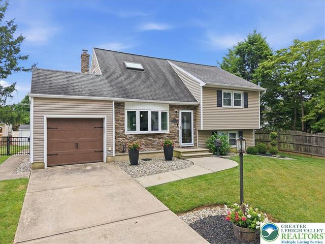 1928 Woodbury Road, Bethlehem City, PA 18017