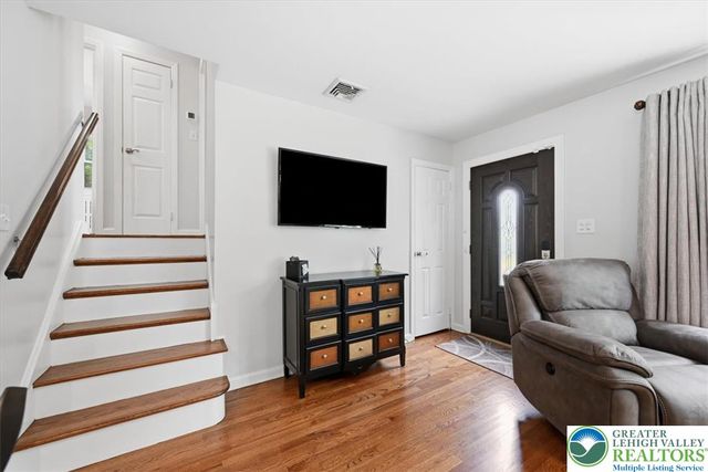 1928 Woodbury Road, Bethlehem City, PA 18017