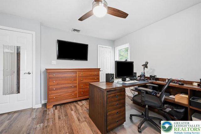 1928 Woodbury Road, Bethlehem City, PA 18017