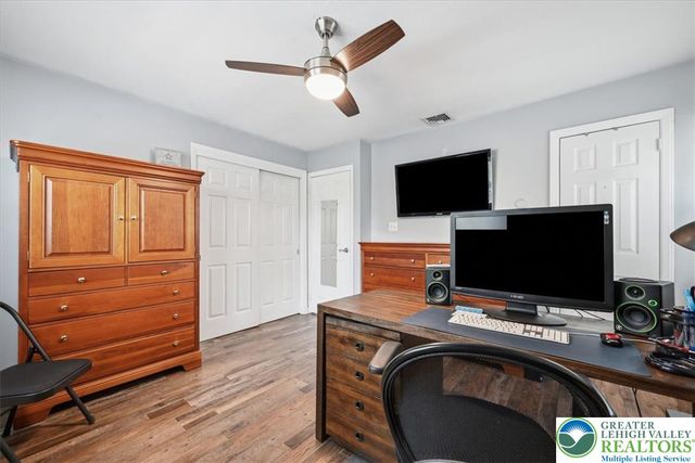 1928 Woodbury Road, Bethlehem City, PA 18017